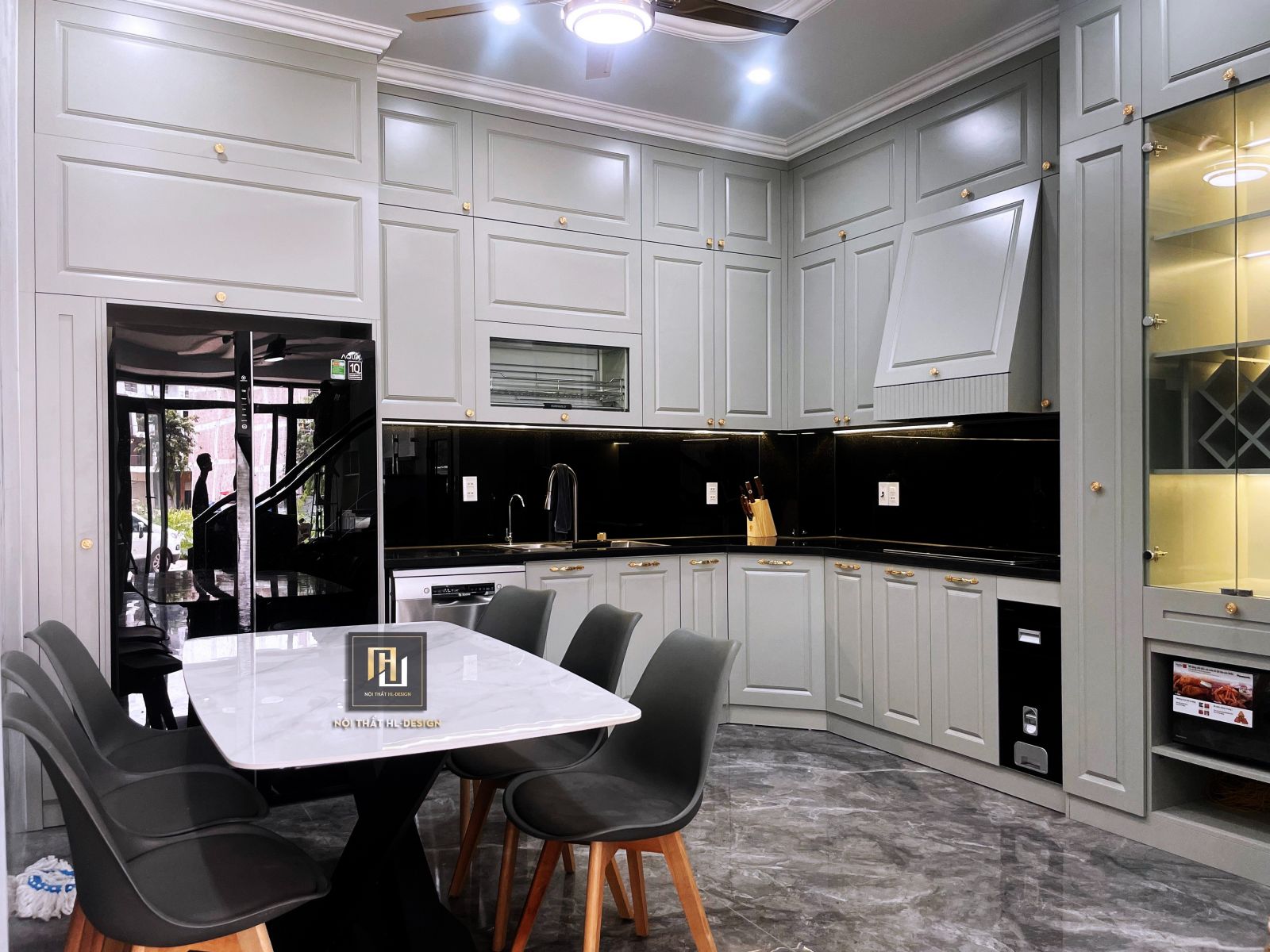 Thiết kế nội thất phòng bếp tân cổ điển cho chị Hương hạ long