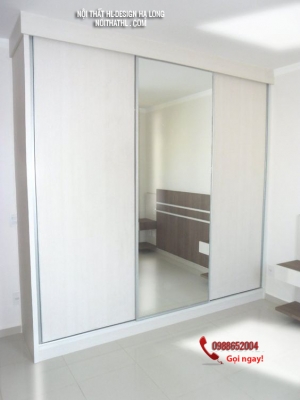 Tủ quần áo màu trắng kết hợp cánh gương tại Hạ Long